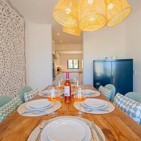 Casa Mel - Stylish 3-bed Townhouse With Pool Сasa de vacaciones