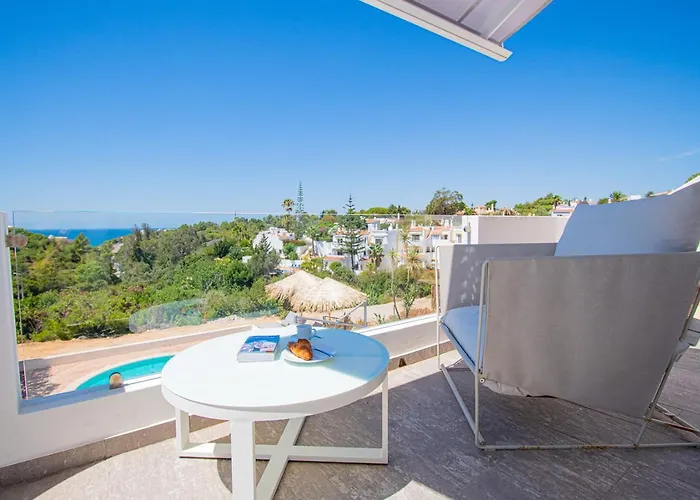 Casa Mel - Stylish 3-bed Townhouse With Pool Vakantiehuis Carvoeiro (Lagoa)
