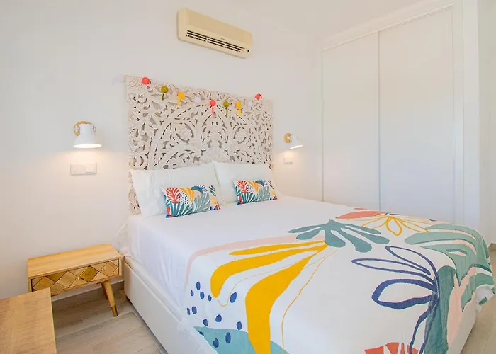 Casa Mel - Stylish 3-bed Townhouse With Pool Vakantiehuis Carvoeiro (Lagoa)