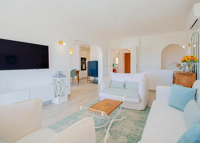 Vakantiehuis Casa Mel - Stylish 3-bed Townhouse With Pool Carvoeiro (Lagoa)