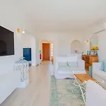 Сasa de vacaciones Casa Mel - Stylish 3-bed Townhouse With Pool