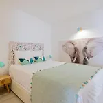 Сasa de vacaciones Casa Mel - Stylish 3-bed Townhouse With Pool