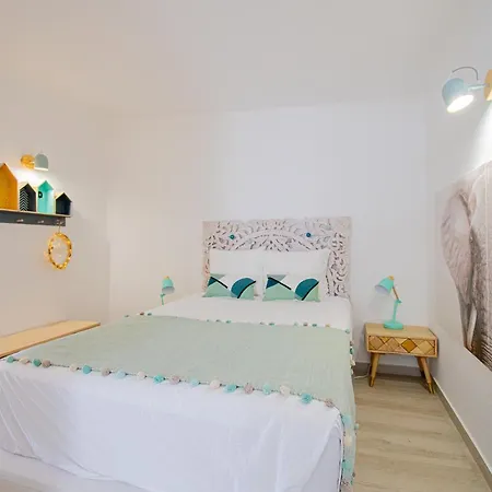 Hébergement de vacances Casa Mel - Stylish 3-bed Townhouse With Pool *