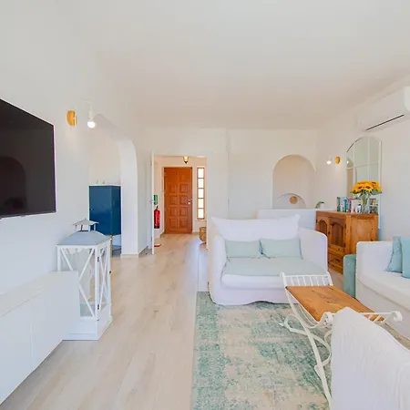 Hébergement de vacances Casa Mel - Stylish 3-bed Townhouse With Pool