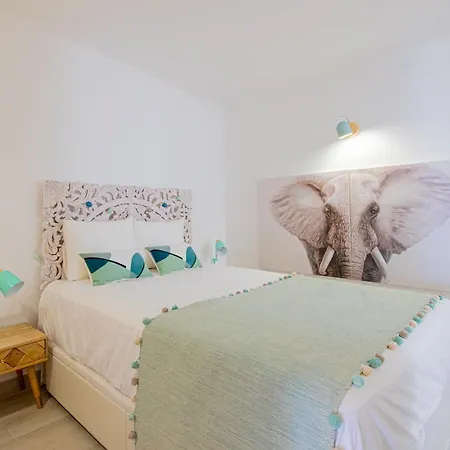 Hébergement de vacances Casa Mel - Stylish 3-bed Townhouse With Pool